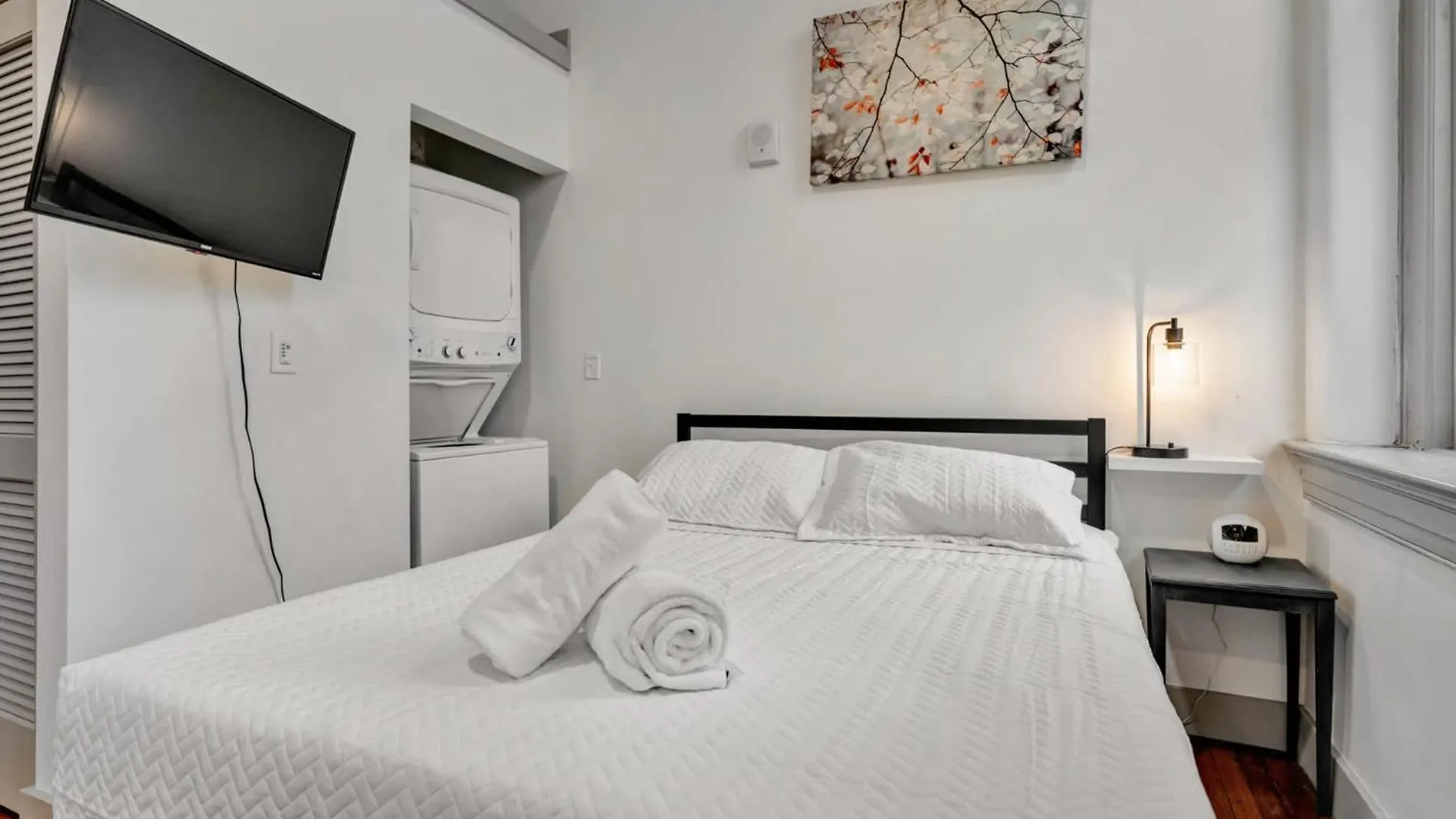 Bright And Modern Studio In Louisville # 305 Daire