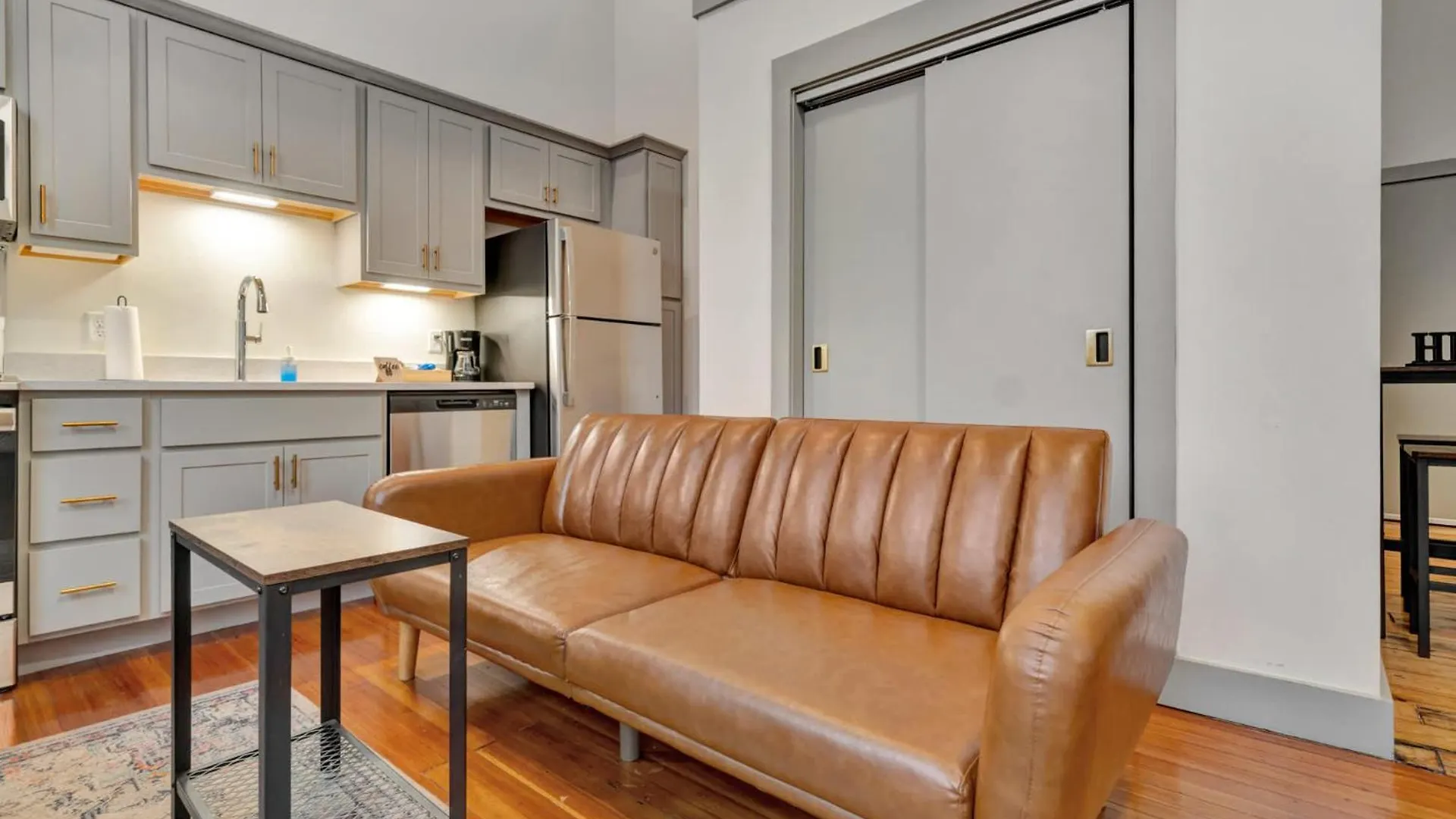 Bright And Modern Studio In Louisville # 305 Daire