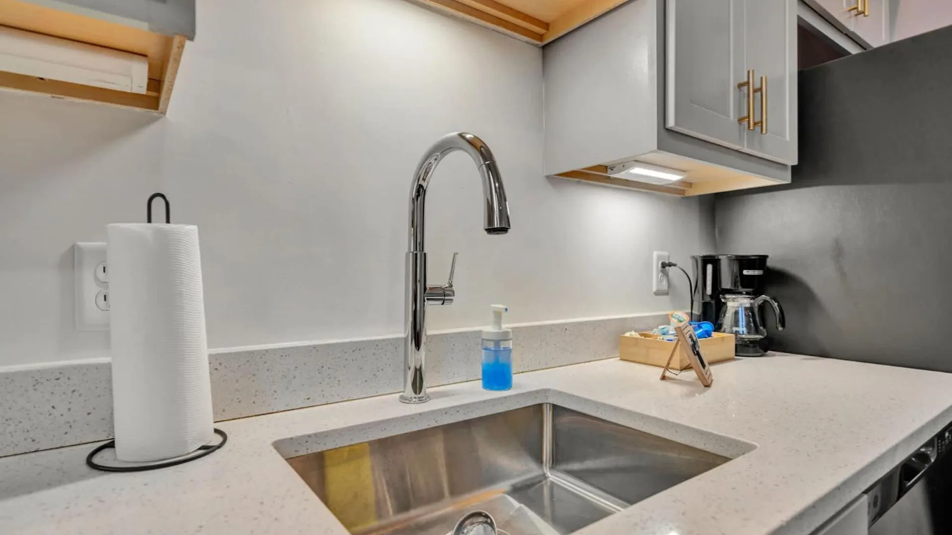 Daire Bright And Modern Studio In Louisville # 305
