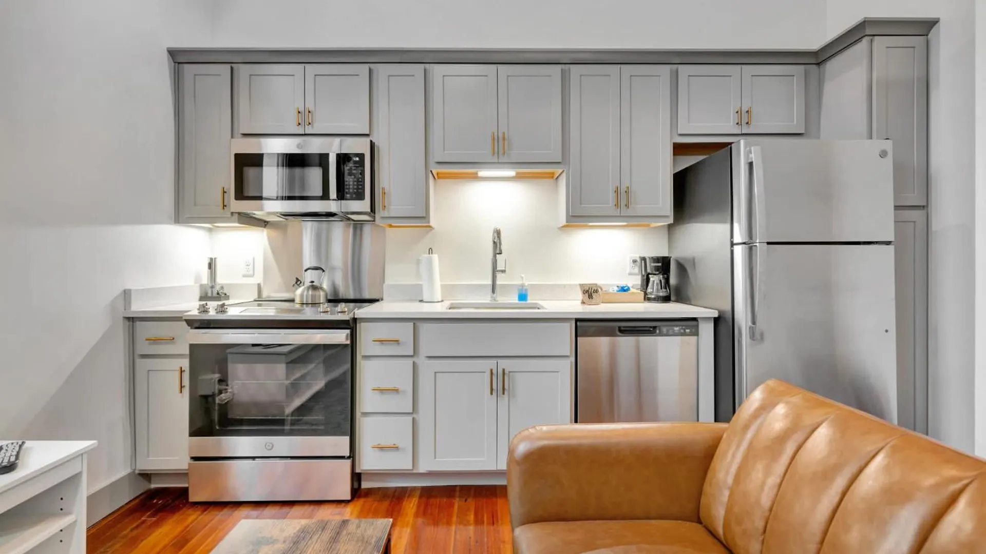 Daire Bright And Modern Studio In Louisville # 305